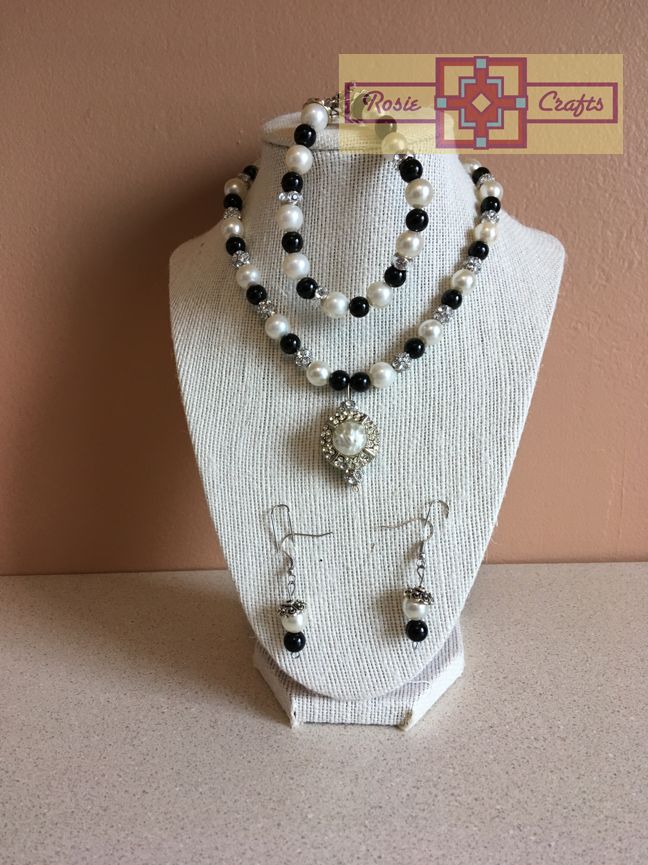Rosie Crafts Black/White Pearl Vintage Jewelry Set